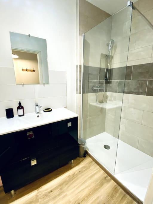 L'Appart De La Comedie-Centre Apartment Bourg-en-Bresse Bagian luar foto